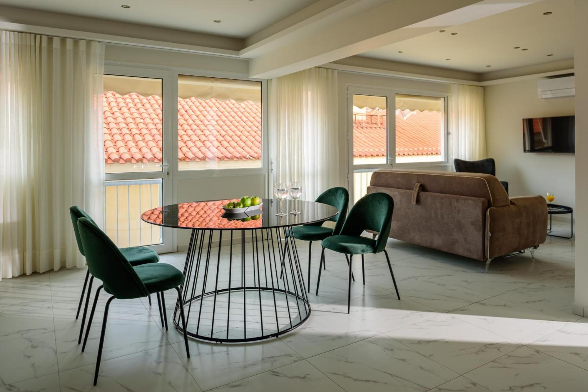 One-Bedroom Apartment Ermou Street View